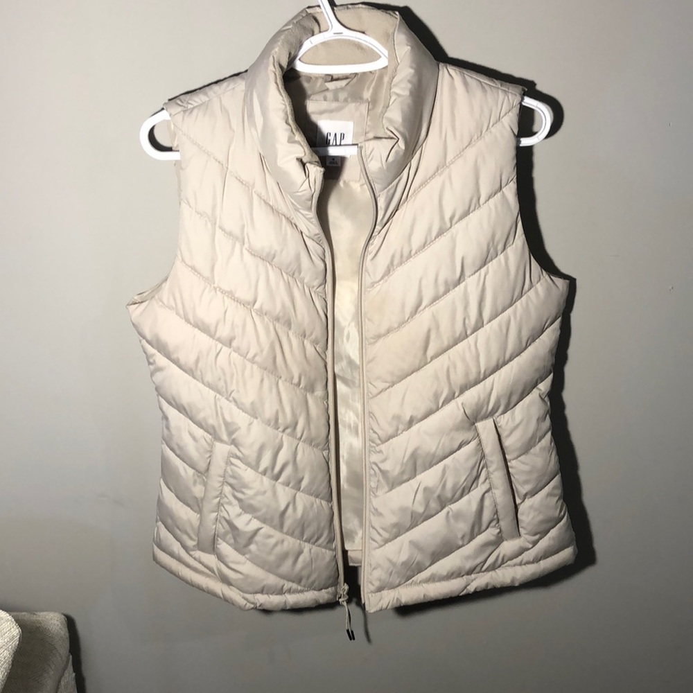 Gap women’s sleeveless coat